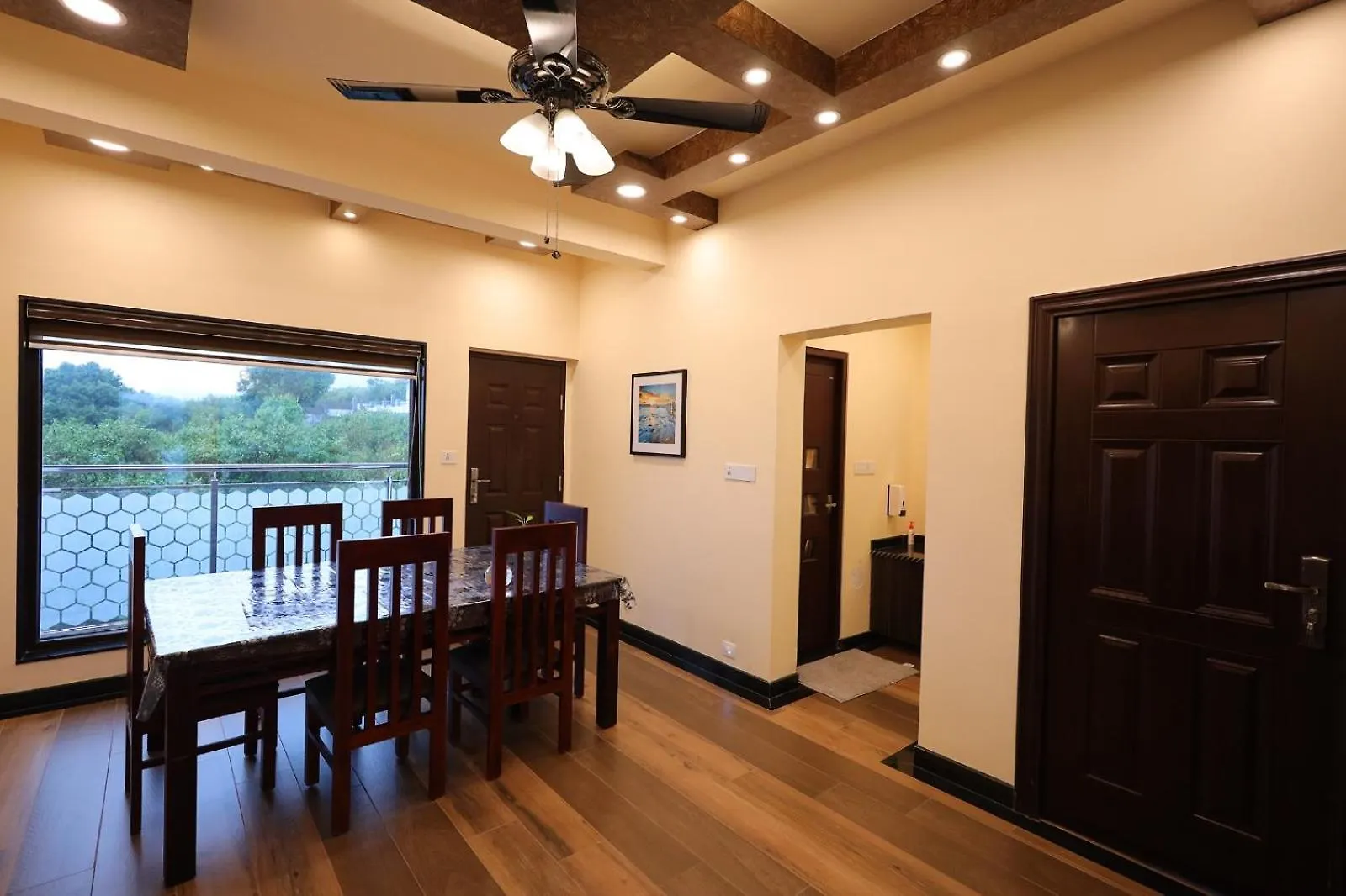 アパートホテル Plachoos Gardens - A Luxury Serviced Villa In Kuttikkanam, Peermede Pīrmed